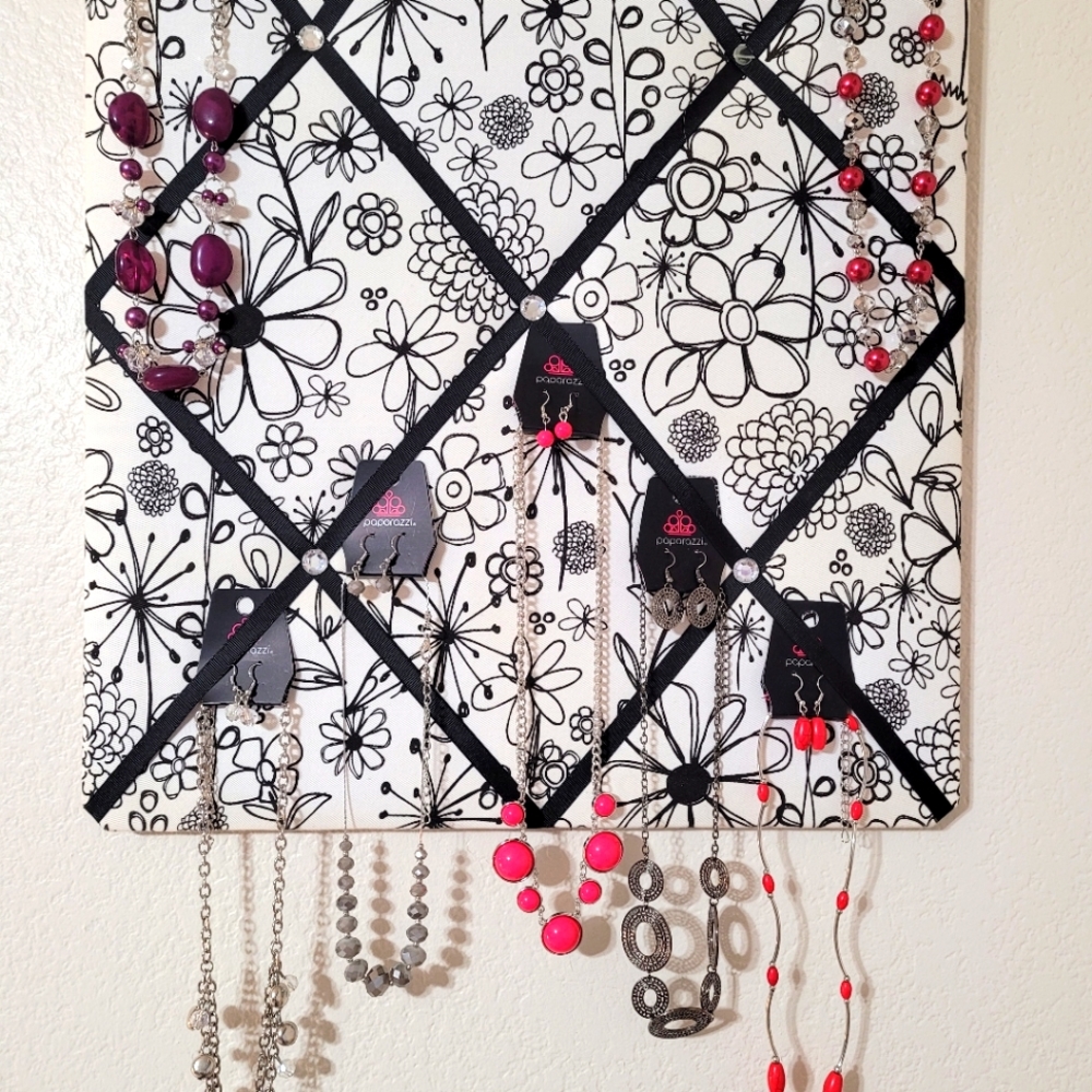 NWT Paparazzi necklaces